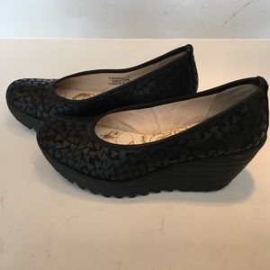 Fly London Yambu Suede Print Wedge